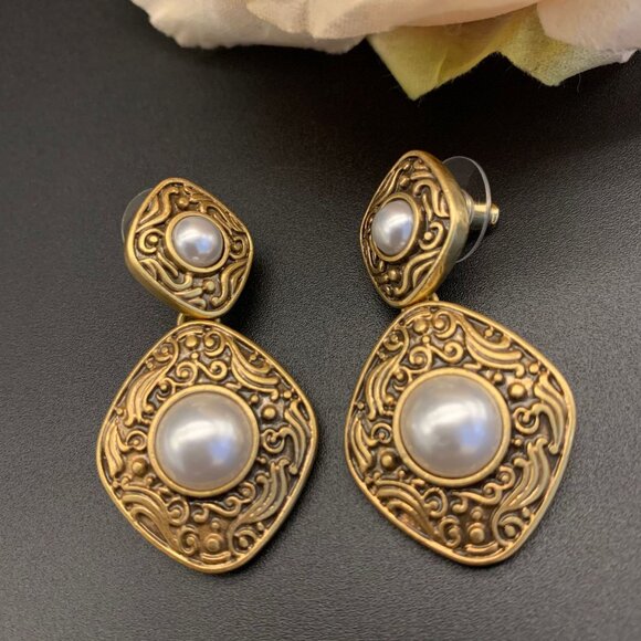 Regal Renaissance/Victorian Inspired Pearl Drop Earring - Picture 2 of 5